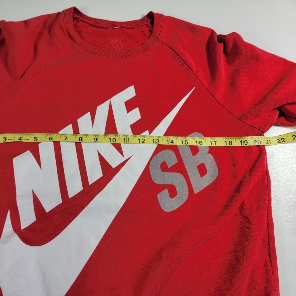 Nike SB Crewneck Sweater red Size Medium M Center Swoosh USA made soft warm - Picture 9 of 9